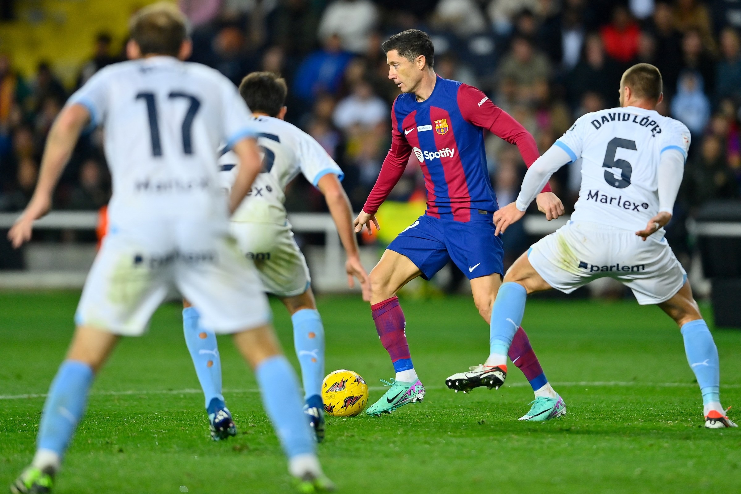 Nhận định soi kèo Barcelona vs Girona lúc 21h15 ngày 18/10/2025